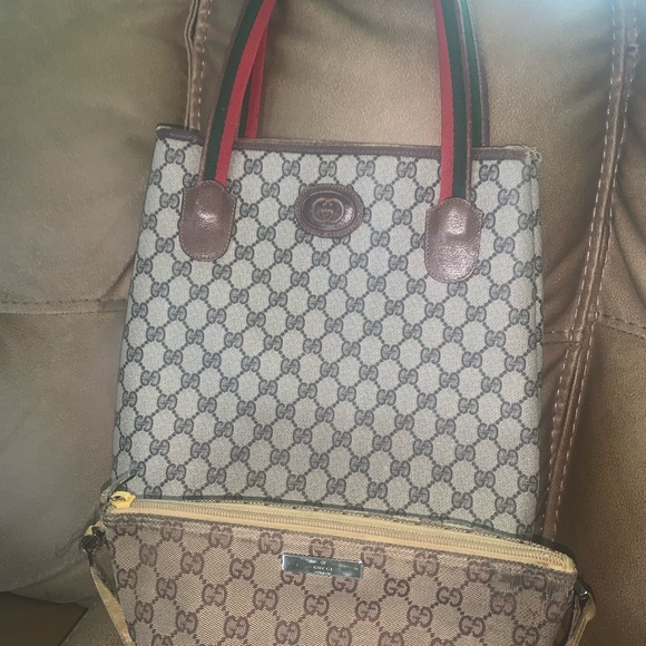Reposhing the Gucci tote, added is the boat Gucci bag, some life left in both. - Picture 13 of 13